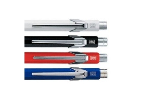 CARAN DACHE Stylo &agrave; bille 849 Metall 849.260 rouge, bleu, noir ou blanc