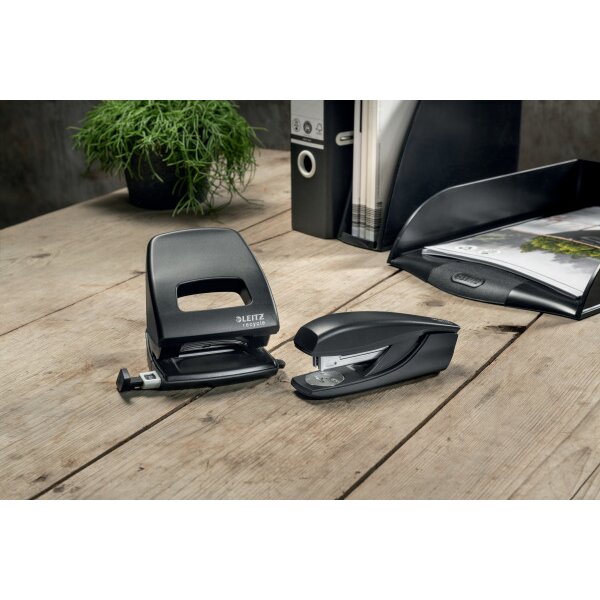 LEITZ Perforateur NeXXt Recycle 5003-00-95 noir, CO2 neutre 30 feuilles